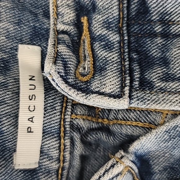 Ripped Jeans - Picture 3 of 3